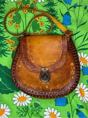 70s Handcrafted Floral Tooled Leather Boho Purse “Carol”
